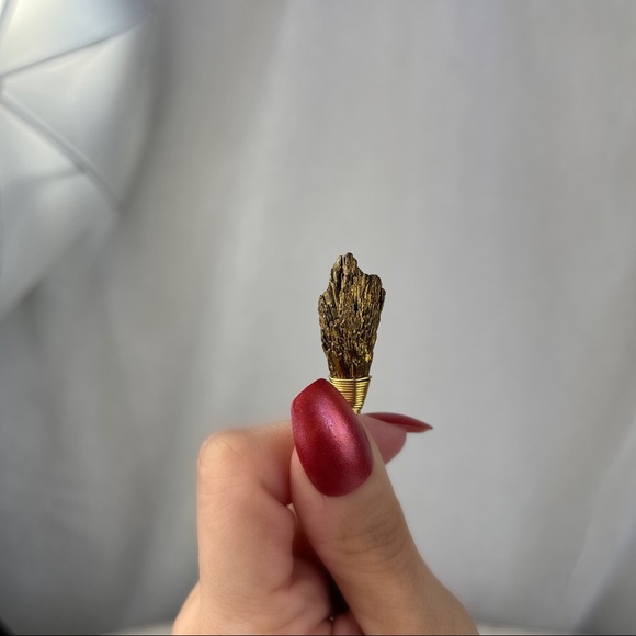 🚫SOLD🚫 NWOT Sage Goddess Alchemist Gold Plated Black Kyanite Pendant Necklace - Picture 9 of 16